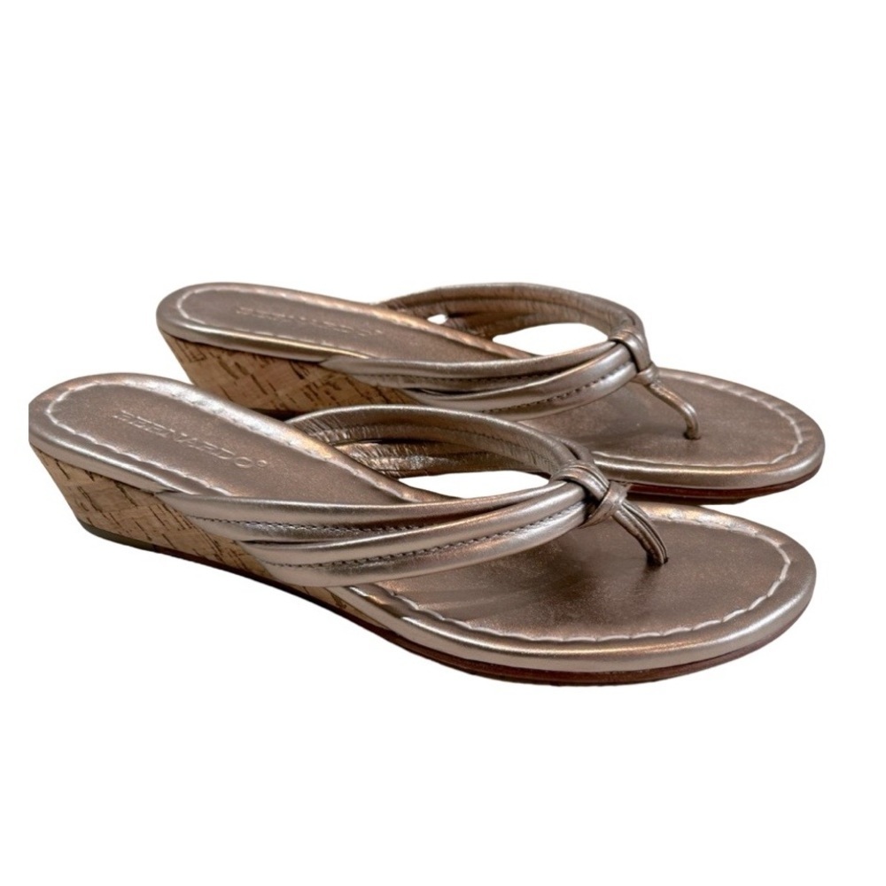 BERNARDO Miami Leather Platinum Metallic Tong‎ Cork Wedge Sandals